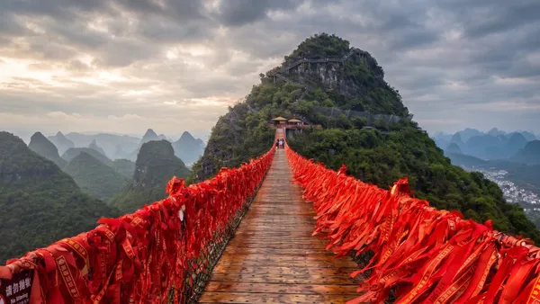 Hängebrücke am Ruyi Peak