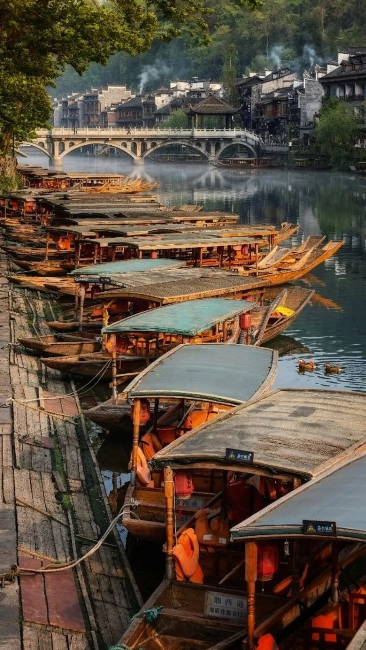 Fenghuang Morgen am Fluss